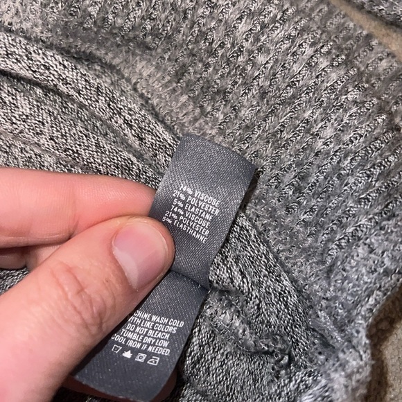 EUC WOMENS AERIE OVERSIZED PULLOVER SIZE XS FITS MORE LIKE MEDIUM - Picture 5 of 5